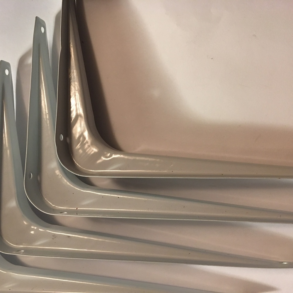 Shelf Brackets Set/4 in Steel in White